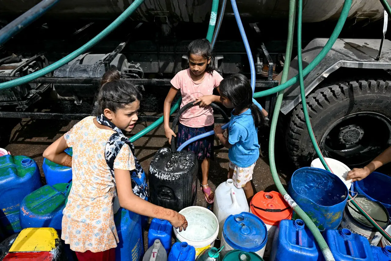 India Climate Weather Heat Water Shortages
