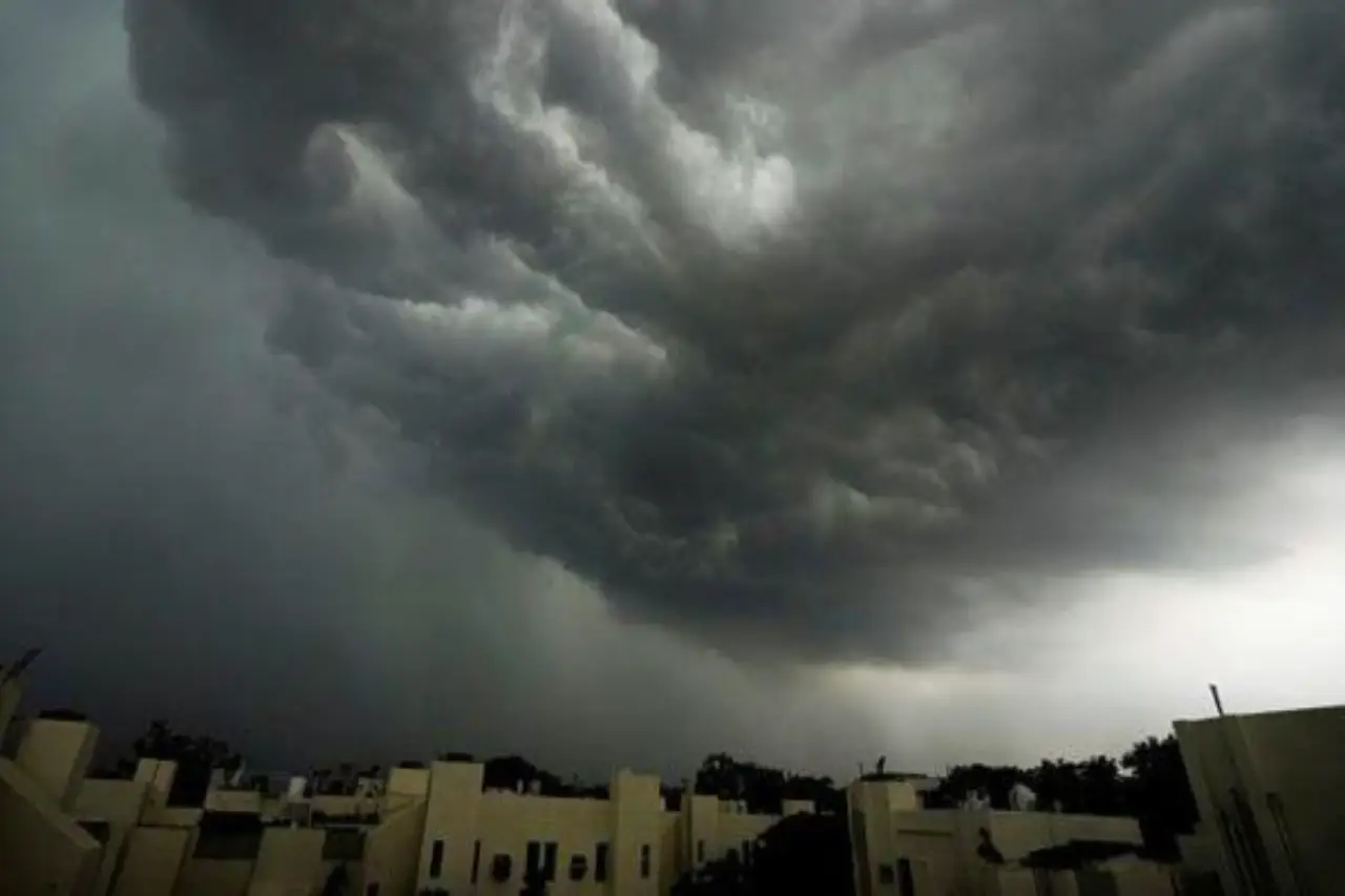 Rain brings relief as monsoon continues to elude Delhi-NCR, temperature drops by 10-12°C in some parts